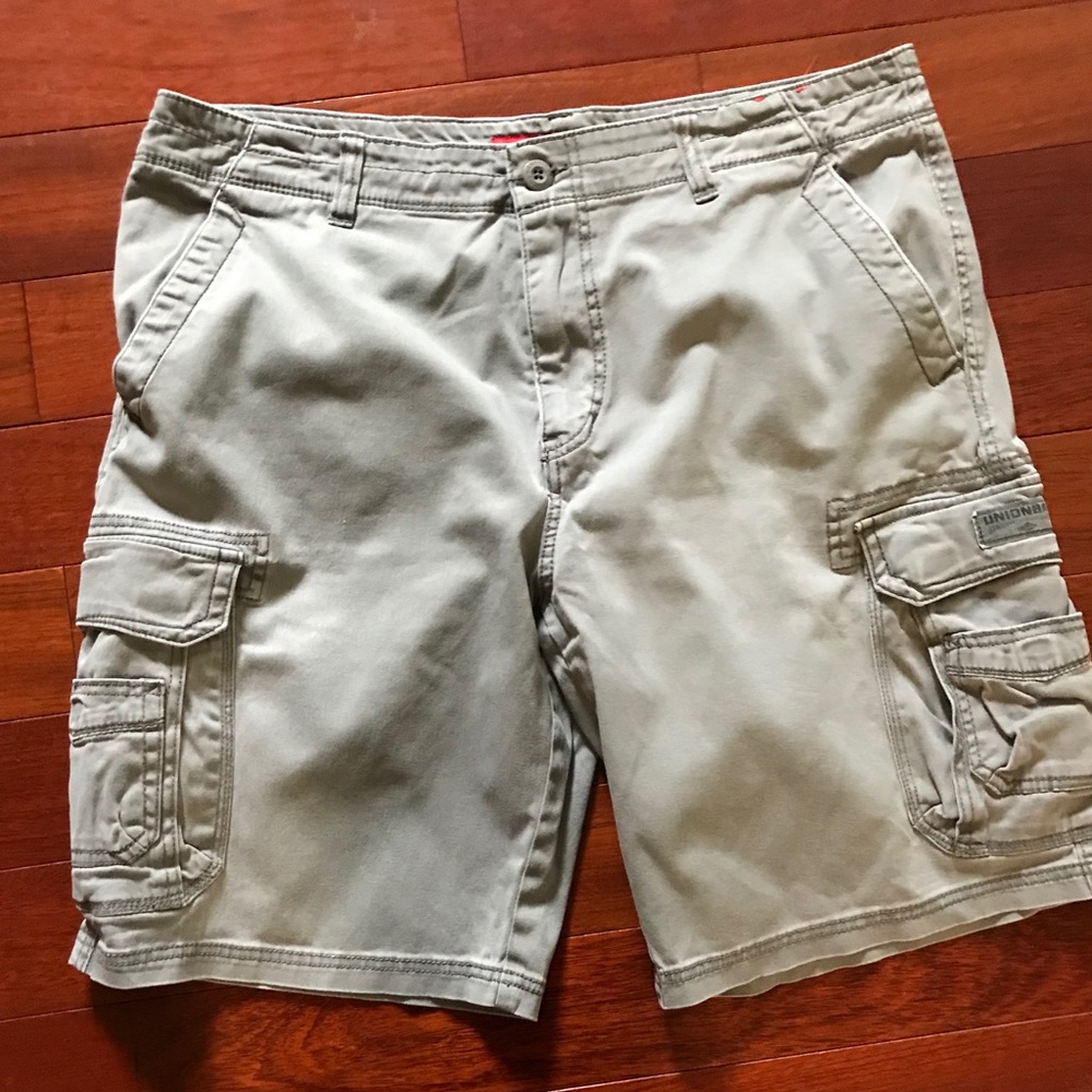 UnionBay gray cargo shorts 38W